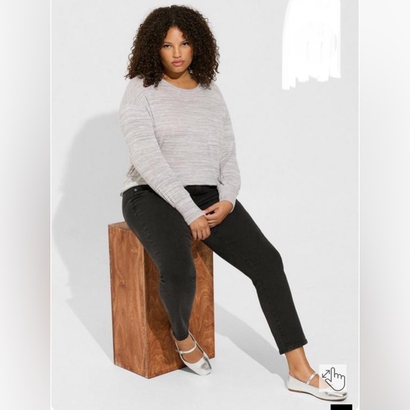 Torrid Unbrushed Hacci Drop Shoulder Pocket Sweatshirt | Heather Grey | Size 1 - Picture 3 of 5